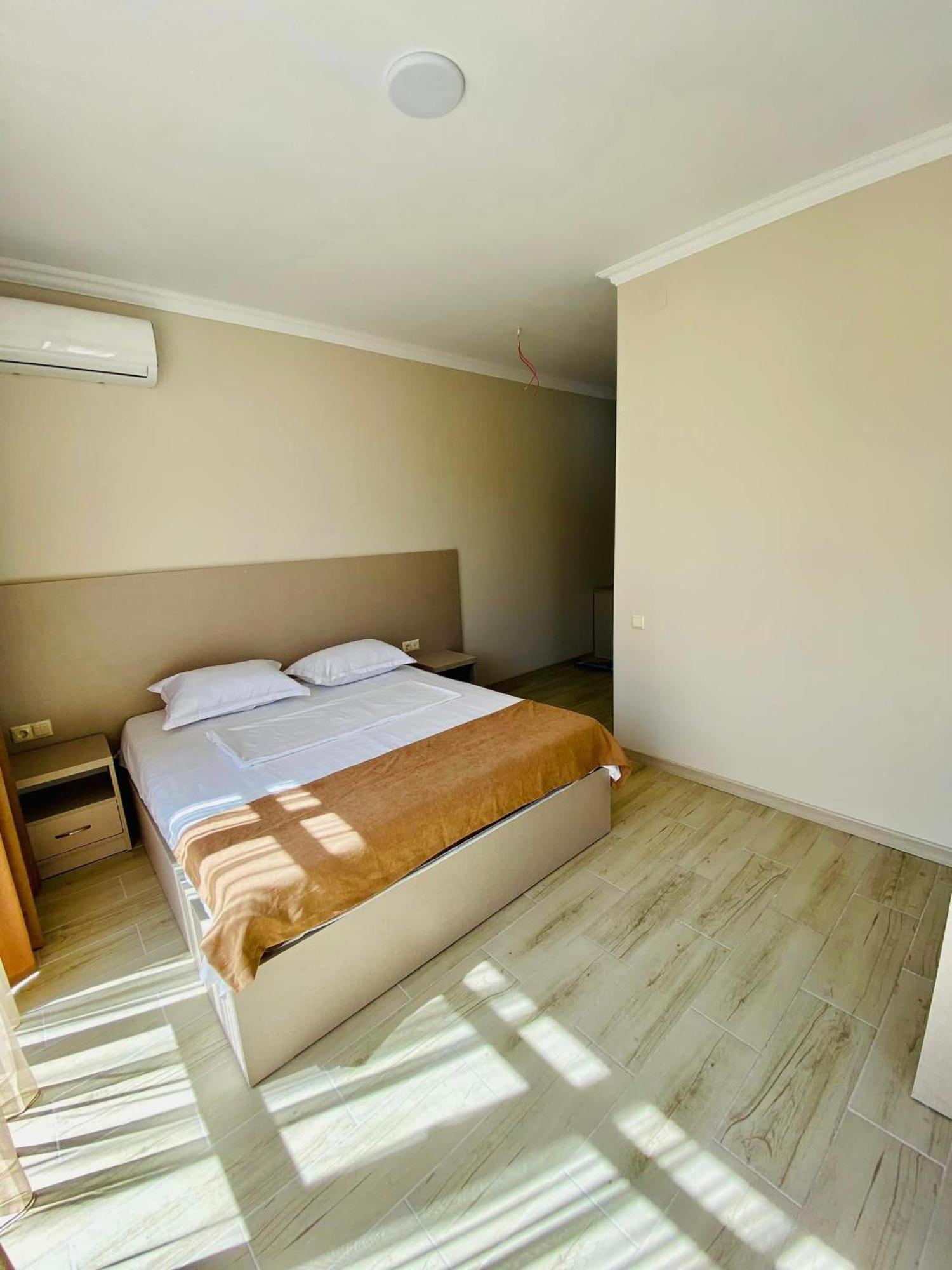 Hotel Tesa Гонио Екстериор снимка